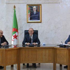 وزير الداخلية و الجماعات المحلية و التهيئة العمرانية يشرف على تنصيب الأمين العام للوزارة