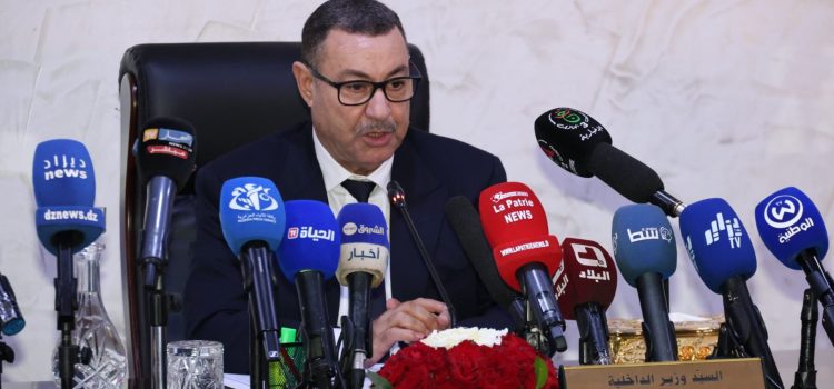 وزير الداخلية يترأس اللقاء الوطني حول تعزيز الديناميكية المحلية لترقية الممارسة البيئية