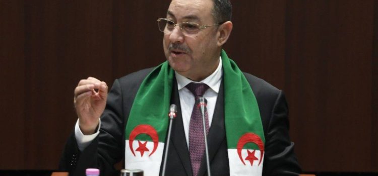 وزير الداخلية و الجماعات المحلية و النقل يحضر بالبرلمان جلسة التصويت على مشروع قانون المرور