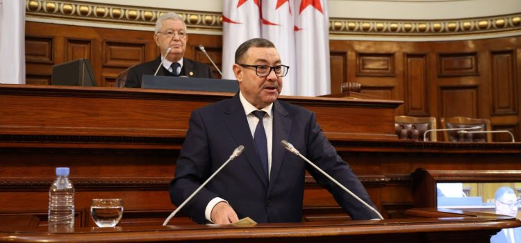 وزير الداخلية والجماعات المحلية والنقل يحضر بمجلس الأمة جلسة علنية مخصصة للمصادقة على نص قانون المرور وزير الداخلية والجماعات المحلية والنقل يحضر بمجلس الأمة جلسة علنية مخصصة للمصادقة على نص قانون المرور