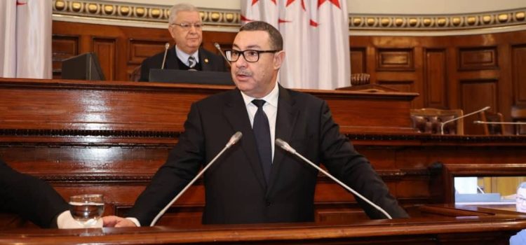 مجلس الأمة: وزير الداخلية و الجماعات المحلية و النقل يعرض نص قانون يتضمن قانون المرور مجلس الأمة: وزير الداخلية و الجماعات المحلية و النقل يعرض نص قانون يتضمن قانون المرور