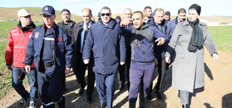 وزير الداخلية يقود زيارات ميدانية إلى ولايات الشلف، غليزان ومعسكر للوقوف على آثار التقلبات الجوية والتكفل بالمتضررين وزير الداخلية يقود زيارات ميدانية إلى ولايات الشلف، غليزان ومعسكر للوقوف على آثار التقلبات الجوية والتكفل بالمتضررين