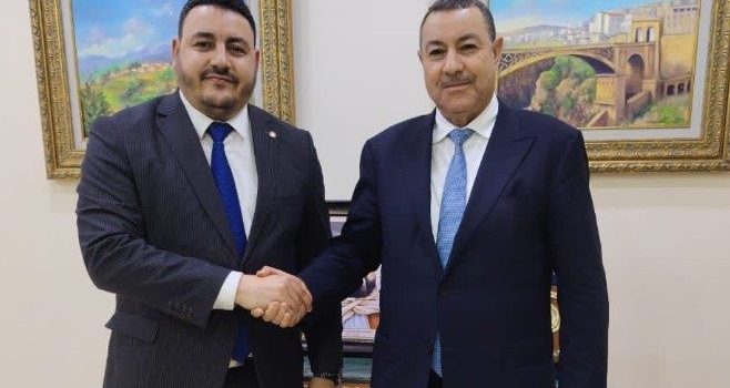 Le ministre de l’Intérieur, des Collectivités locales et des Transports reçoit le vice-président de l’Assemblée populaire nationale élu pour la wilaya de Batna Le ministre de l’Intérieur, des Collectivités locales et des Transports reçoit le vice-président de l’Assemblée populaire nationale élu pour la wilaya de Batna