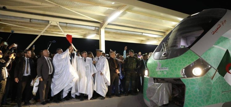 Le Ministre de l’Intérieur et des Collectivités Locales et des transports inaugure la nouvelle gare ferroviaire des passagers de la wilaya de Tindouf Le Ministre de l’Intérieur et des Collectivités Locales et des transports inaugure la nouvelle gare ferroviaire des passagers de la wilaya de Tindouf