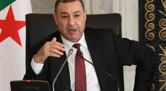 Le ministre de l’Intérieur présente le projet de loi organique sur les partis politiques devant la Commission des affaires juridiques au Conseil de l’Assemblée Le ministre de l’Intérieur présente le projet de loi organique sur les partis politiques devant la Commission des affaires juridiques au Conseil de l’Assemblée