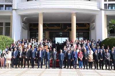 موظفي وزارة الداخلية يقفون دقيقة صمتٍ، ترحما على أرواح شهداء مظاهرات 17 أكتوبر 