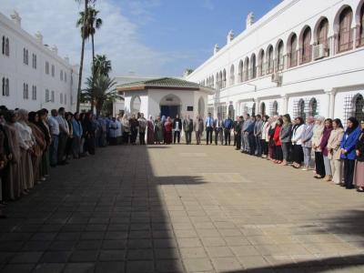 وموظفي المدرسة الوطنية للإدارة 